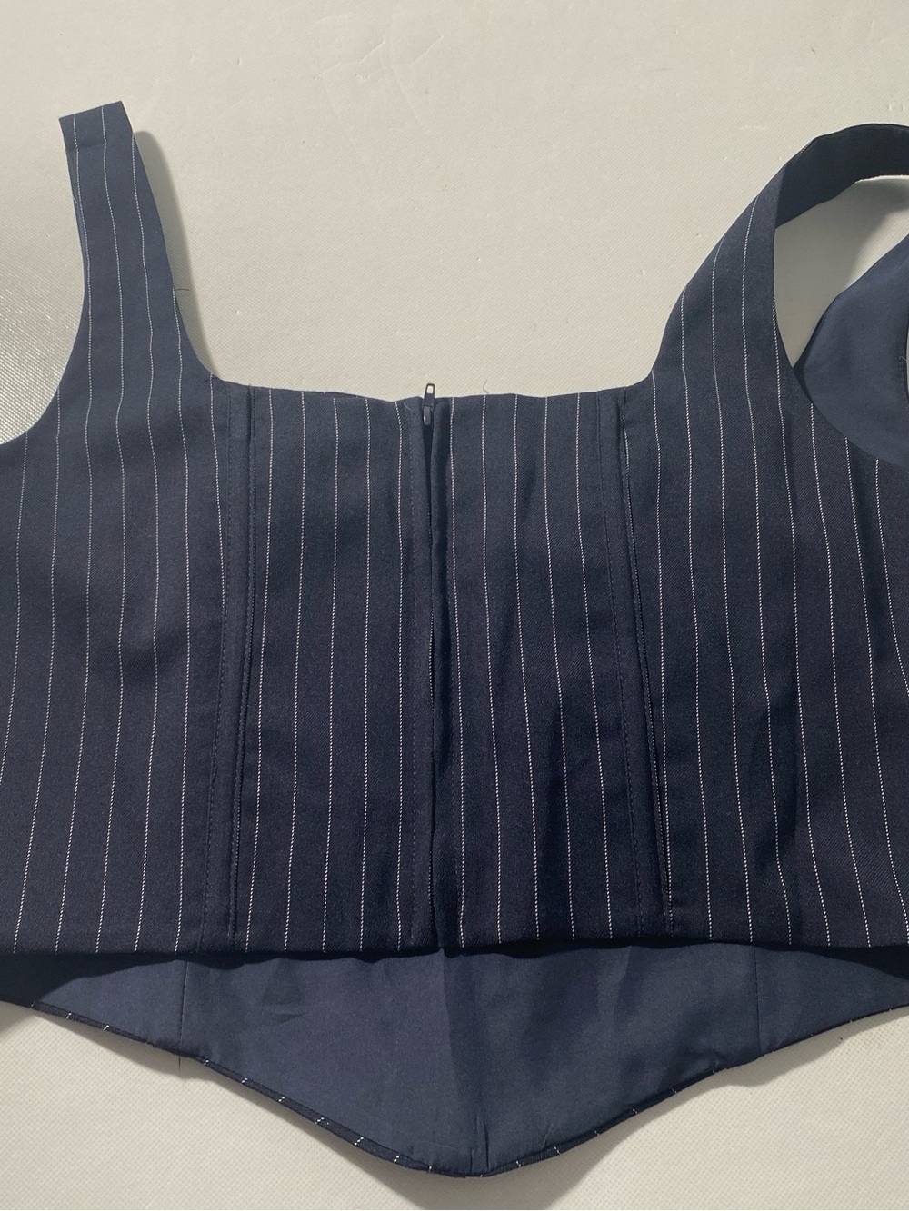 NEW Women's Size L Gianni Bini Lined Fit Navy Striped Zip Back Tank Crop Top $44 - Picture 5 of 8
